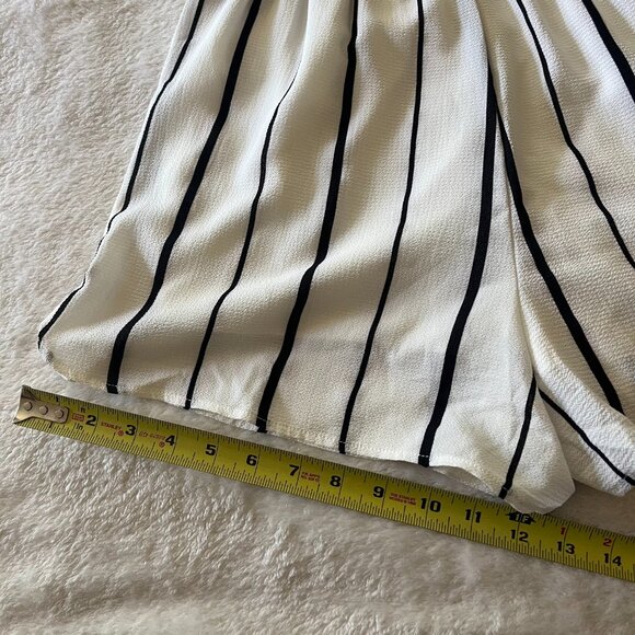 Iris Basic Romper /Jumpsuit NWT - Picture 9 of 10